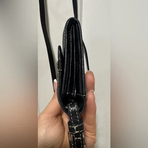 Brighton Crossbody Wallet in Black Leather - Picture 6 of 15